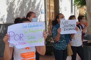 Protesta de los extrabajadores del Paco Artiles esta mañana en El Calero/TA/Antonio Alí y Acfi Press.
